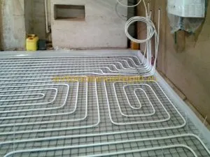 Cum de a pune o podea de apă caldă, cu mâinile - tipurile și etapele de instalare, recomandări de masterat (apă) Cum de a pune o podea de apă caldă, cu mâinile - tipurile și etapele de instalare, recomandări de masterat