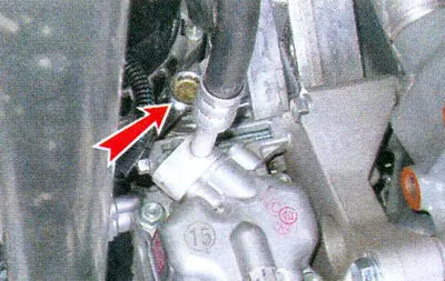 Cum de a elimina generatorul la Priory cu aer condiționat, video (cum să eliminați alternator + Pryor condiționată de eliminarea prealabilă a video condiționat generator) Cum de a elimina generatorul pentru Staretia cu aer condiționat, video