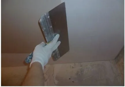 Cum să chit de tavan cu ghidul său video de mâini (dreapta) Cum să chit tavan cu mâinile sale de ghidare video de