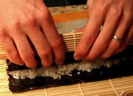 Cum să se pregătească sushi la pas acasă cu rețete pas (cum să se pregătească sushi în mediul de origine video) Cum să se pregătească sushi la pas acasă cu rețete pas