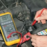 Cum de a verifica controalele capacității de încărcare a bateriei Multimetru, amperaj, amperaj baterie