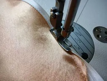 Cum să coase slash Bakey finit, ca turn de peste