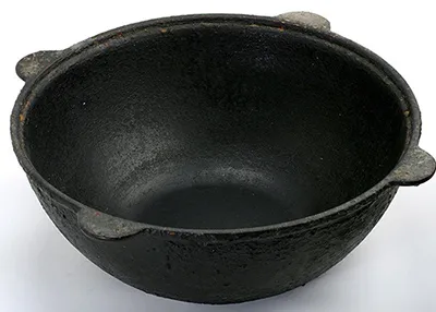 Ca cazan de fier calcinat