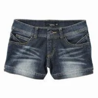 Cum de a face pantaloni scurți de blugi cu mâinile sale (foto) (cu mâinile lor) Cum de a face pantaloni scurți de blugi cu mâinile sale (foto)