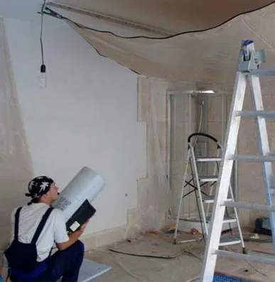 Cum pentru a repara plafonul de gips-carton cu fotografiile lor mâinile și video cu etapele (a face) Cum pentru a repara plafonul de gips-carton cu fotografii mâini și video cu pași