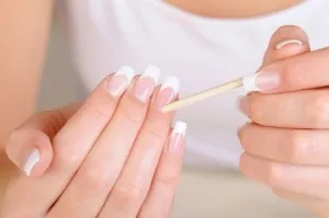 Cum sa faci manichiura acasă (dreapta) Cum sa faci manichiura acasă