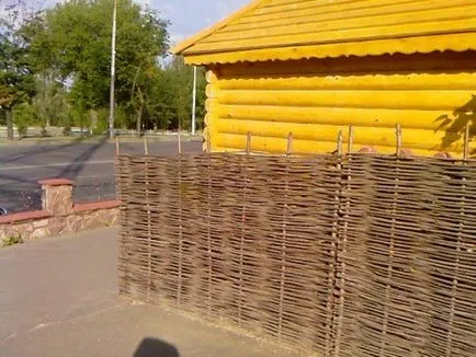 Cum sa faci un gard cu mâinile în țară, că ar avea nevoie (video)