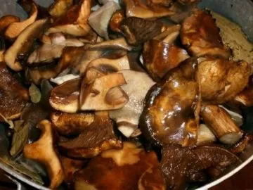 Ca svinuhi sare la domiciliu și pur și simplu delicios (gustos) Ca svinuhi sare la domiciliu și pur și simplu delicios