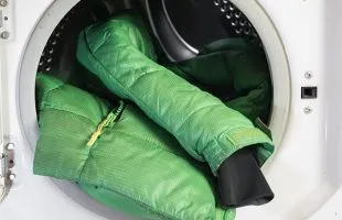 Cum de a aduce un loc de lumânare de ceară de la îmbrăcăminte (cum să obțineți un loc pe lumânare de pe haine) Cum de a aduce un loc de lumânare de ceară de la îmbrăcăminte