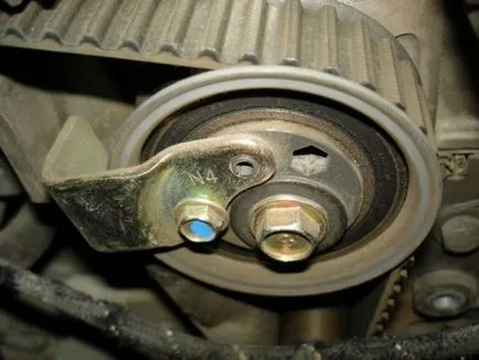 Cum să înlocuiți cureaua de distribuție pe a4 ANB audi motor, manualul automobilist (repara propriile lor mâini) Cum să înlocuiți cureaua de distribuție pe motor audi a4 ANB, beneficii automobilist