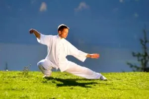 gimnastica chineză Qigong, respirație, wushu și tai chi exerciții pentru începători și leneș
