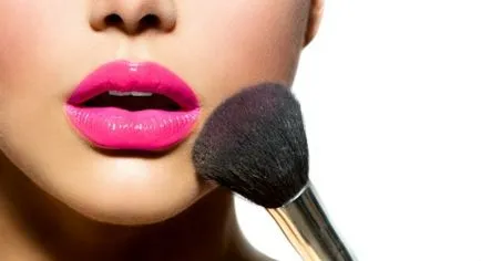 Perie cu pulbere (26 poze) Cum de a alege o perie și ceea ce este cel mai bine pentru fard de obraz de la comentarii, Oriflame