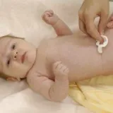 Atunci când un copil începe să dețină sfaturi cap pentru mame