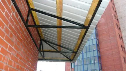 Acoperișul peste balcon cu mâinile cum să facă reparații și izolare (ei) Acoperișul peste balcon cu mâinile cum să facă reparații, și izolarea