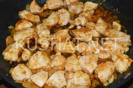 ciuperci de pui sos de smântână (pui sos de ciuperci) Pui cu ciuperci în sos de smântână
