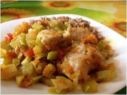 Pui și legume în multivarka 1
