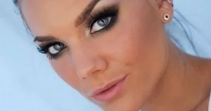 Machiaj smokey eyes pentru ochi albaștri, instrucțiuni pas cu pas 100 de fotografii (albastru) Machiaj smokey eyes pentru ochi albaștri, pas-cu-100 fotografie