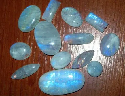 proprietăți Moonstone, fotografii, și interesat de semnul zodiacal (piatra) proprietăți Moonstone, fotografii și interesat de semnul zodiacal
