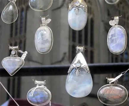 proprietăți Moonstone, fotografii, și interesat de semnul zodiacal (proprietăți) proprietăți Moonstone, fotografii și interesat de semnul zodiacal