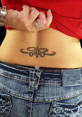 tatuaje mici pentru fete populare opțiuni, fotografii