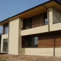 Materiale de fațadă care se confruntă casa din lemn