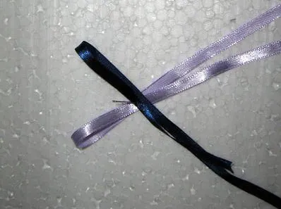 O clasă de master în țesut - țesut panglici de satin - rundă de dezvoltare a copiilor prin jocuri și (panglica de satin) O clasă de master în țesut - țesut panglici de satin - rundă de dezvoltare a copiilor prin intermediul jocurilor și