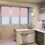 O bucătărie mică, cu o serie de opțiuni de design balcon (mic) O bucătărie mică, cu o serie de opțiuni de design balcon