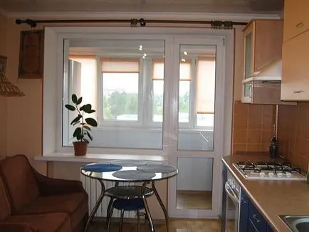O bucătărie mică, cu o serie de opțiuni de design balcon (proiectare) O bucătărie mică, cu o serie de opțiuni de design balcon