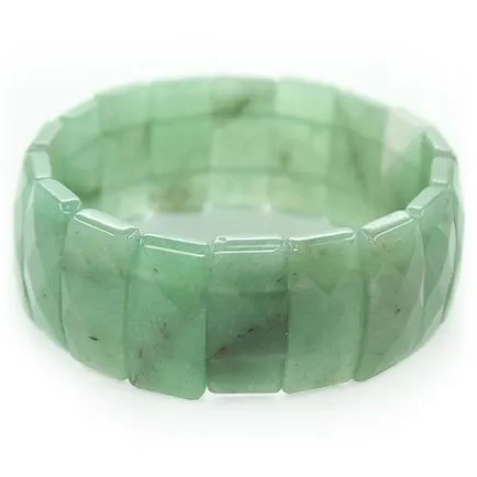 Jade piatră, proprietățile și caracteristicile minerale