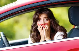 Ne spalam permisul de conducere, mașini de la A la Z (dreapta) Se spală permisul de conducere, mașini de la A la Z