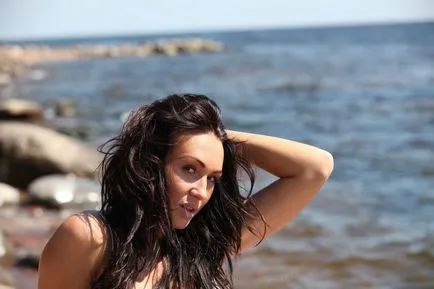 Noua soție Malafeev împușcat topless