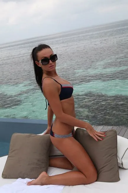 Noua soție Malafeev împușcat topless