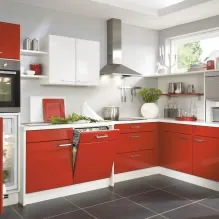Clearance-ul interior bucătărie în roșu