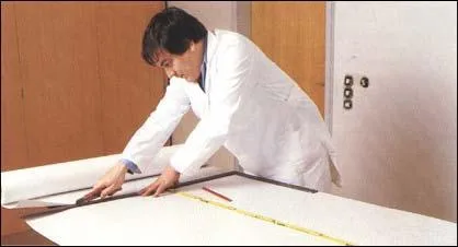 Tapetului instrucțiuni video de instalare tapet tavan cu mâinile lor, cum pentru a lipi o fotografie,