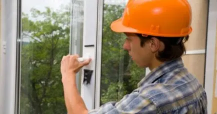 Balcon geam cu ferestre din plastic