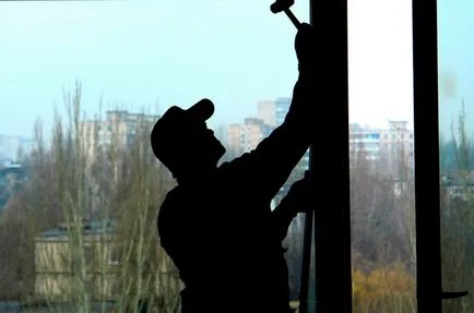 Balcon geam cu ferestre din plastic