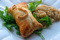 Prăjiturile și chifle cu rețete de pui cu fotografii, umplutura cu brânză, cartofi, ficat, carne, din (pasties) Prăjiturile și chifle cu rețete de pui cu fotografii, umplutura cu brânză, cartofi, ficat, carne, de