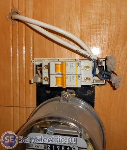 Conectarea regulator de tensiune monofazat (tensiune) Conectarea stabilizator de tensiune cu o singură fază