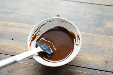 tort dulce pe proteine ​​de zahăr pudră, gelatină - cum de a găti dulce pentru Pasti