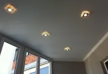 Plafonul de balcon din care să facă decât să loggia arma, o fotografie și opțiunile, vopsea cu mâinile lor,