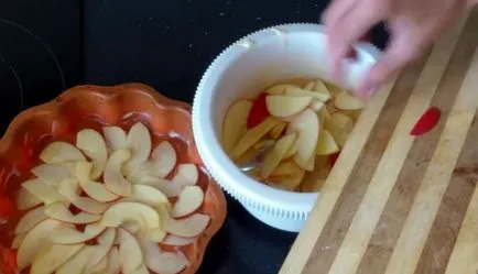 Pas cu pas reteta pentru o plăcintă cu mere delicios cu plăcintă cu mere