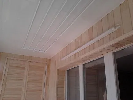 Plafonul de balcon din care să facă decât să loggia arma, o fotografie și opțiunile, vopsea cu mâinile lor,