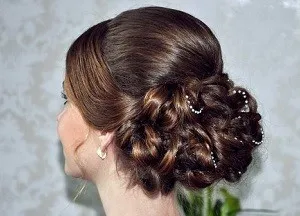 Coafuri de vacanță pentru hair styling mediu elegant, cu propriile lor mâini (coafura festiva) Coafuri de vacanță pentru hair styling mediu elegant, cu propriile lor mâini