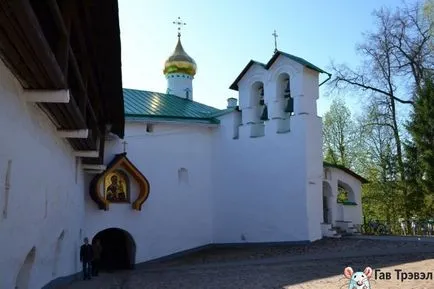 Pskov-Pecherska Manastirea (Lavra)