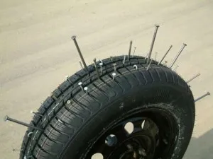 repararea anvelopelor mâini propria lor puncție, partea taiata