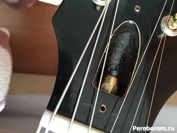 Reglarea ancora pe chitara acustica