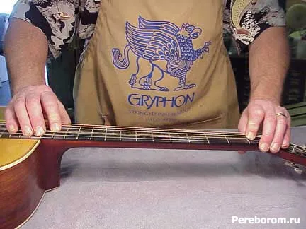 Reglarea ancora pe chitara acustica