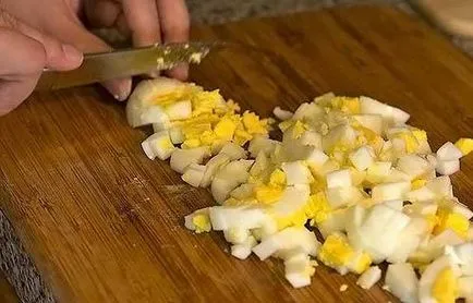 Retete salate cu brânză afumată codița, șuncă, morcovi (brut) Retete pentru salate cu brânză afumată panglica, șuncă, morcovi