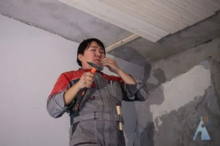 Reparații în studio cu propriile sale mâini