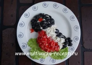 Salata cu pește roșii, ouă și castravete (castravete) Salata cu pești roșii, castraveți și ouă